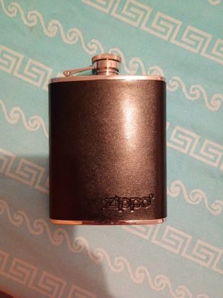 Petaca Zippo Negra