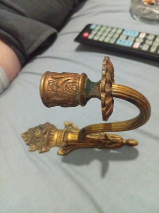 Candelabro de pared antiguo de bronce