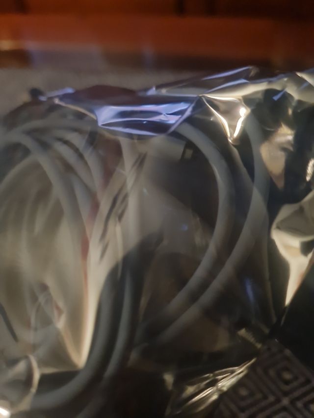 Cargador blanco 
Manzana