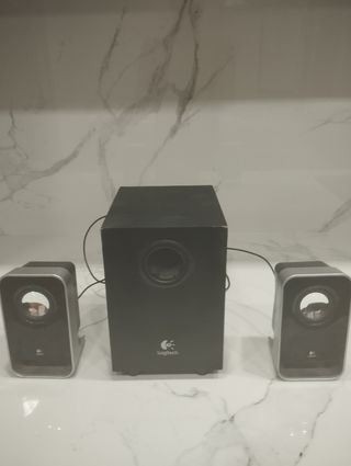 Altavoces Logitech Negros