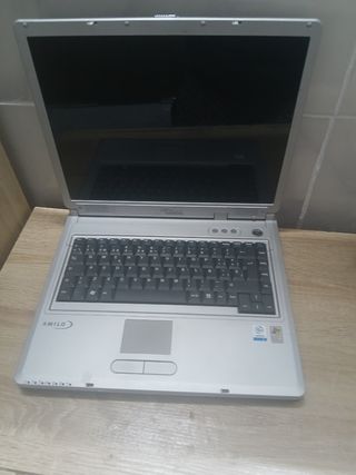 Adaptador de corriente negro