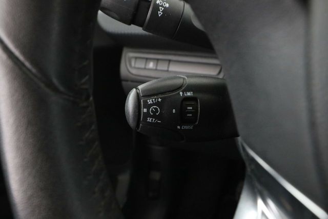 Peugeot 2008 1.2 VTi Active