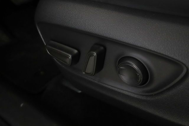 Suzuki Across 2.5 Plug-in Hybrid GLX E-Four