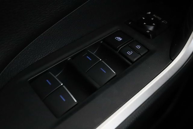 Suzuki Across 2.5 Plug-in Hybrid GLX E-Four