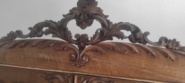 Conjunto dormitorio madera tallada Fr. garcia