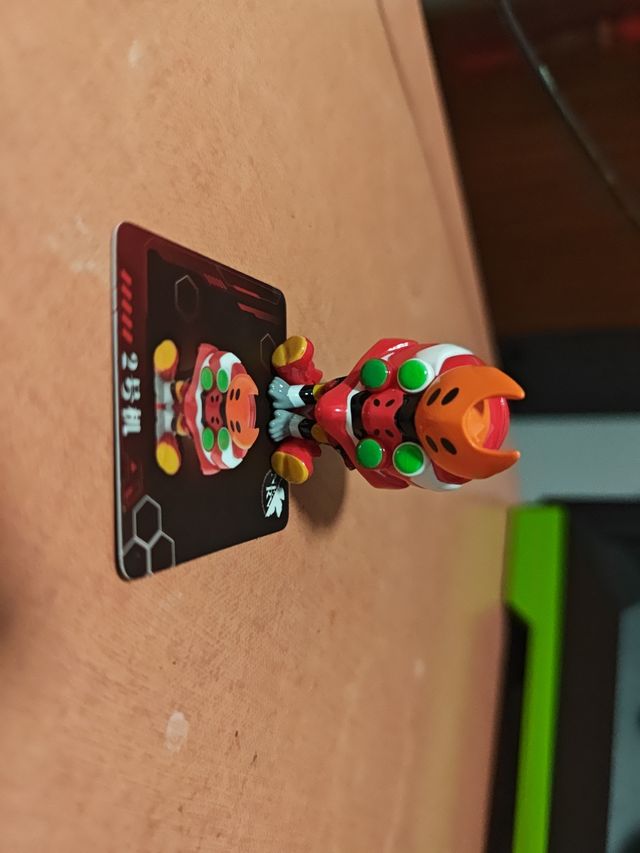 Figurita EVA 02, FROM CHINA.