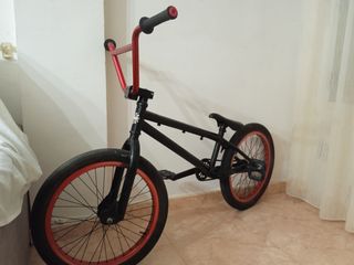Bmx Monty Negra y Roja