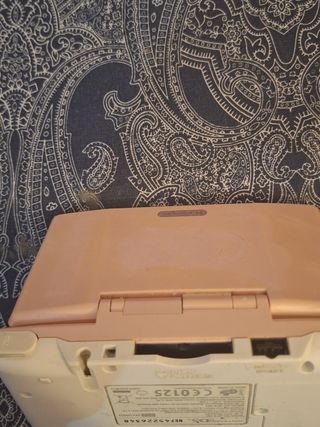 Nintendo DS  + 3 Juegos y cargador