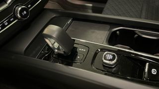 VOLVO XC60 2.0 T6 RECHARGE CORE AUTO 4WD 350 5P