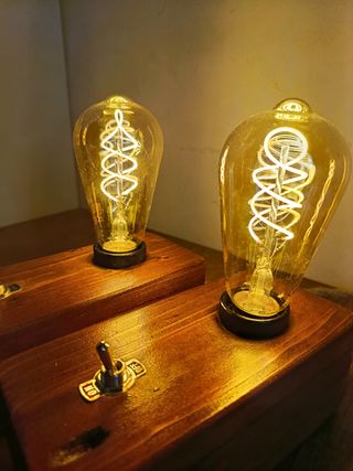 Lampada vintage legno e vetro