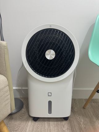 Pingüino enfriador de aire blanco