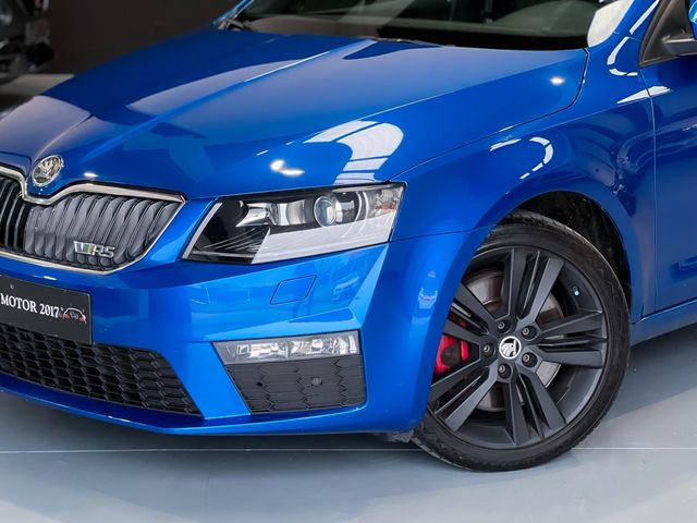 SKODA Octavia Combi 2.0 TSI RS