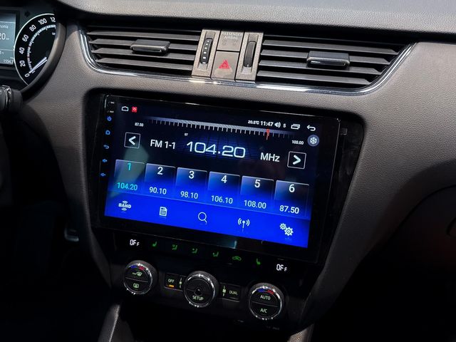 SKODA Octavia Combi 2.0 TSI RS