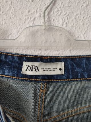 Pantalón vaquero recto Zara Talla XS