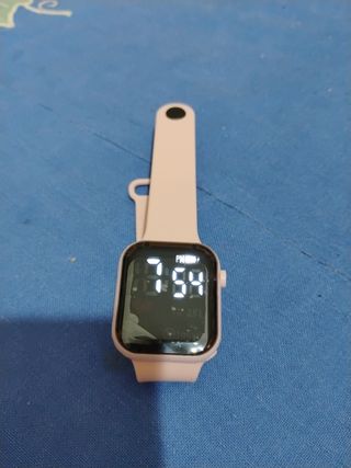 Orologio digitale rosa e nero