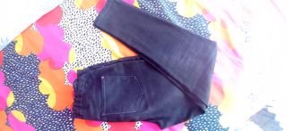 Pantalón vaquero negro