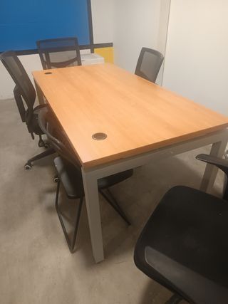 Mesa de oficina madera y metal
