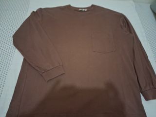 Camiseta Uniqlo Manga Larga Talla XL Marrón