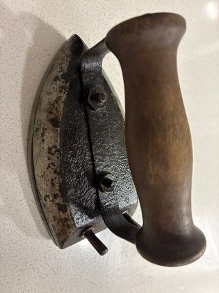 Plancha antigua de hierro restaurada