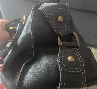 Bolso de piel Mango. Color marrón.