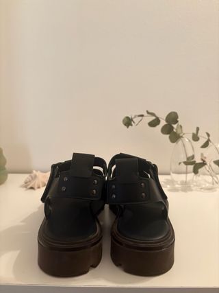 Sandalias de piel Zara negras talla 43