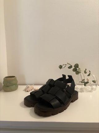 Sandalias de piel Zara negras talla 43