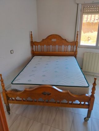 Cama  con ruedas + colchón ortopedico