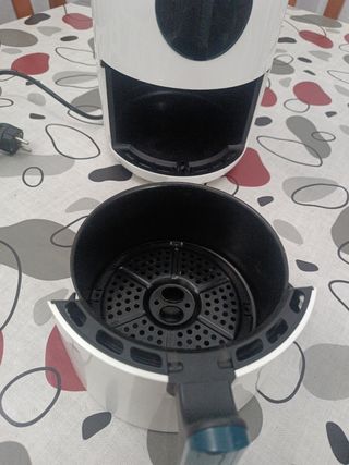 Freidora de aire 1.5L con 6 programas