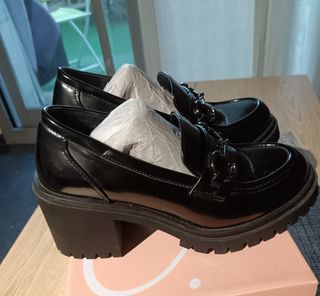 Zapatos mocasín de tacón negros talla 38