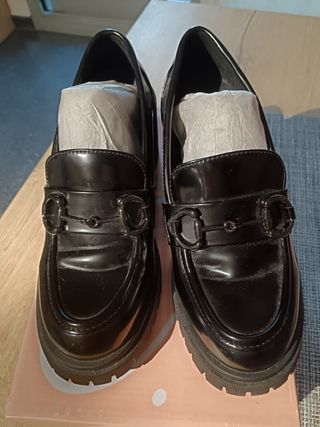 Zapatos mocasín de tacón negros talla 38