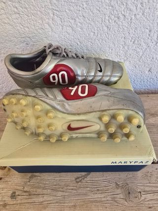 Botas de fútbol Nike Total 90 plateadas