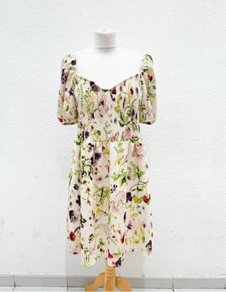 Vestido H&M floral escote corazón canalé L