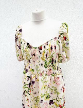 Vestido H&M floral escote corazón canalé L