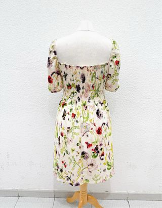 Vestido H&M floral escote corazón canalé L
