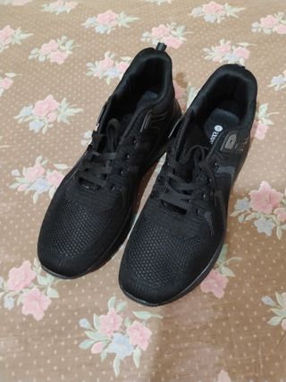 Scarpe sportive uomo nere taglia 48