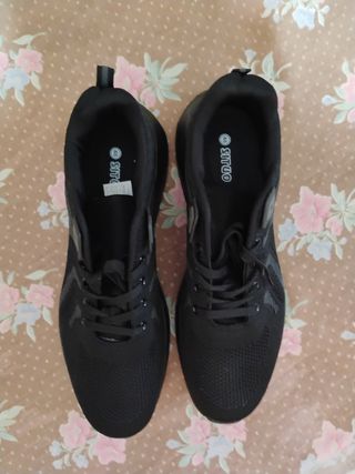 Scarpe sportive uomo nere taglia 48