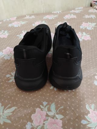 Scarpe sportive uomo nere taglia 48