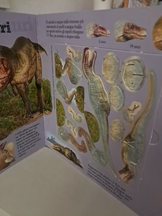 Costruisci il T-Rex: Libro con 5 modellini