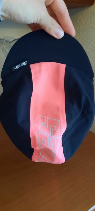 Gorra Ciclismo Santini Negra y Rosa. 