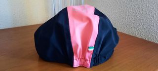 Gorra Ciclismo Santini Negra y Rosa. 