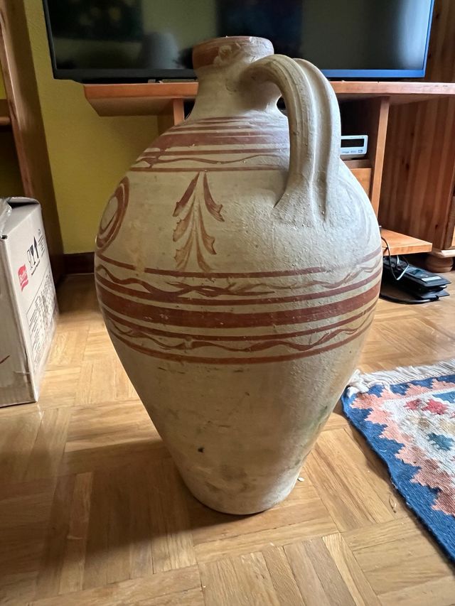 Vasija antigua de cerámica Priego