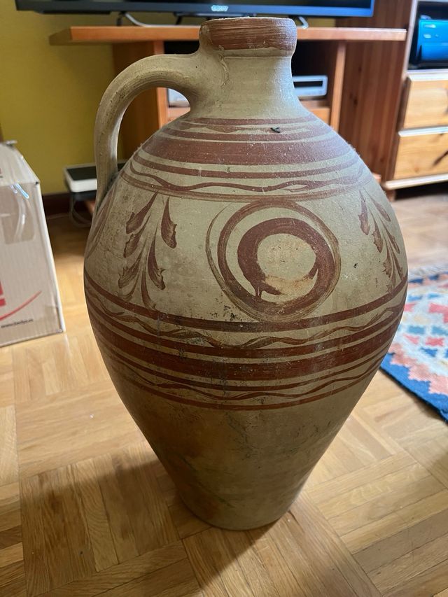 Vasija antigua de cerámica Priego