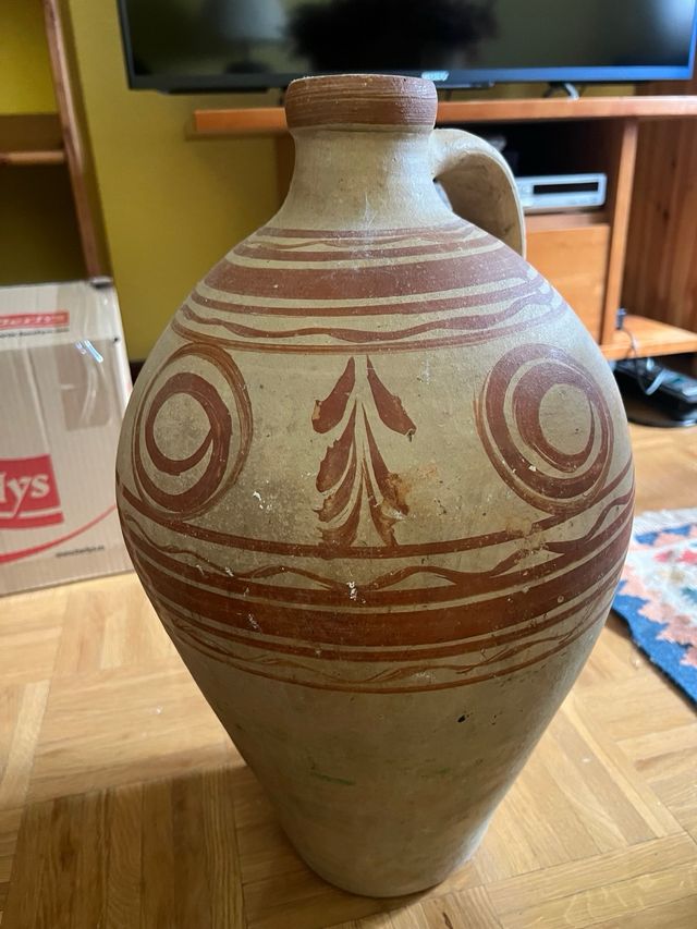 Vasija antigua de cerámica Priego