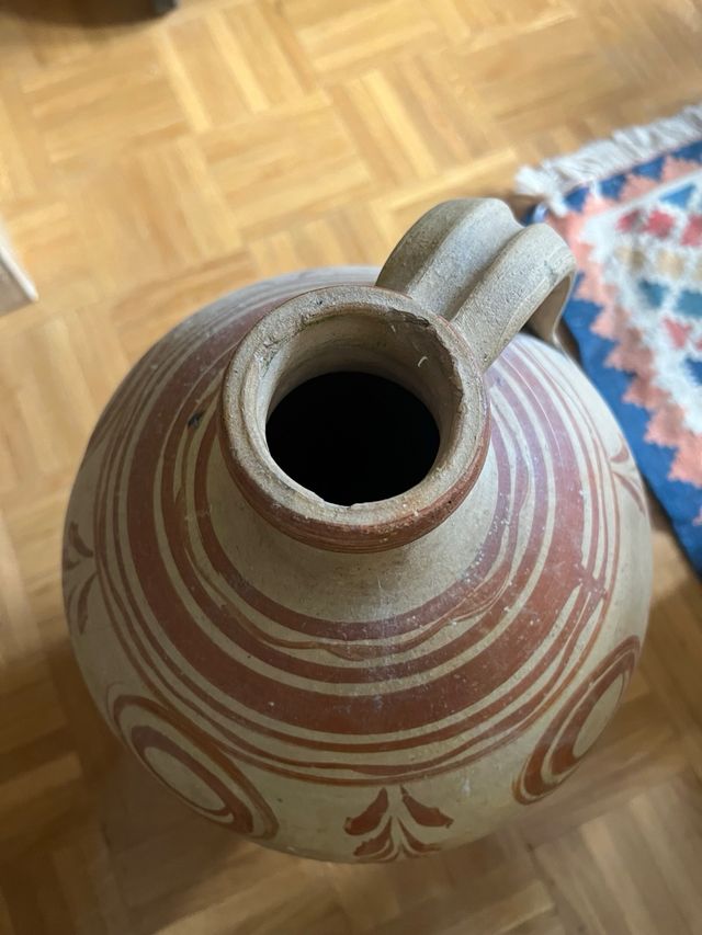 Vasija antigua de cerámica Priego