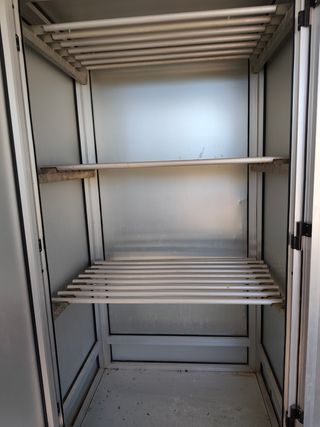 Armario para colgar de embutidos