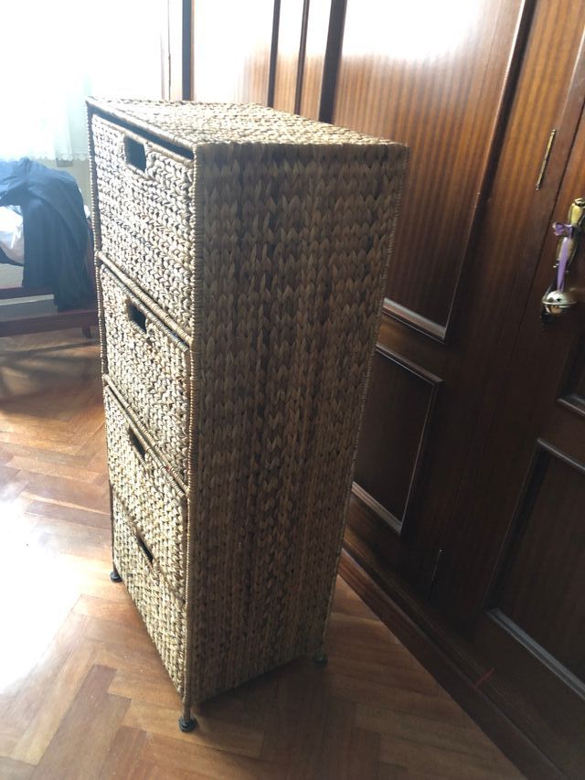 Estantería 4 cajones mimbre y madera