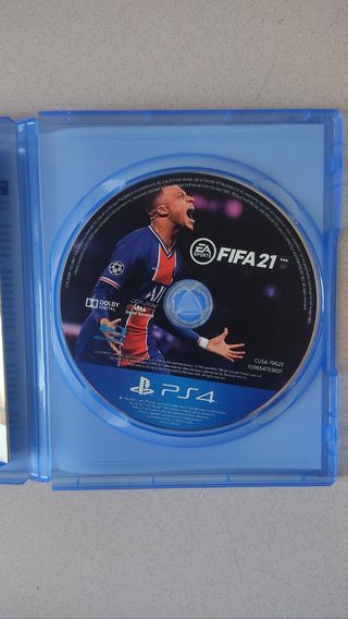 PS4 Slim Negra con FIFA 21