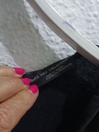 Camiseta Zara Negra