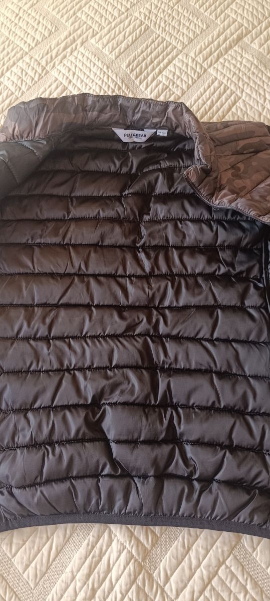 Chaleco Pull and Bear Camuflaje Gris