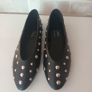 Bailarinas negras con tachuelas